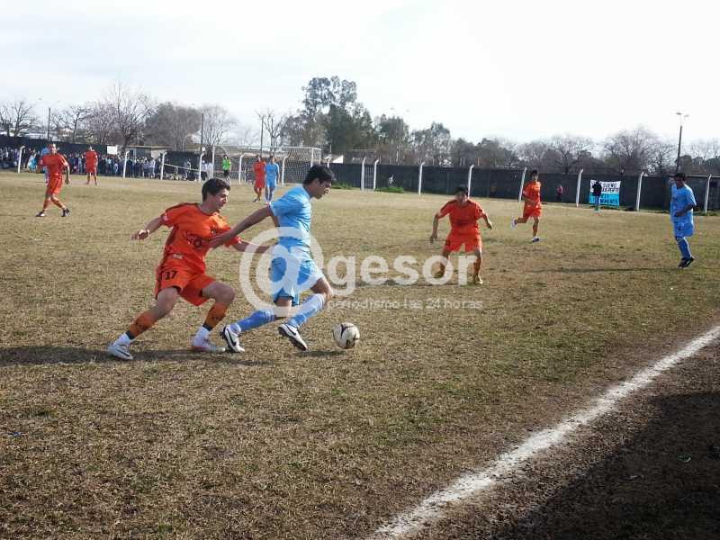 Este jueves no se juega el pico Olímpico-Independiente. Otro escándalo envuelve al balompié mercedario.