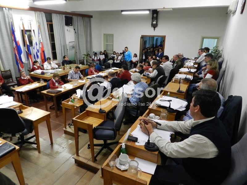 Los ediles Nilda Costa, Uruguay Graña y Osvaldo Celio fueron críticos con la promoción que se viene haciendo desde lo estatal sobre la regulación del mercado de la marihuana