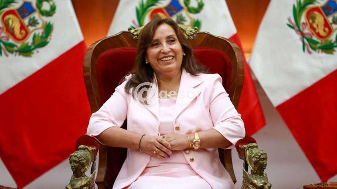 La Presidenta de Perú, Dina Boluarte, vive en la cuerda floja, como los equilibristas que se juegan la vida a cada paso.